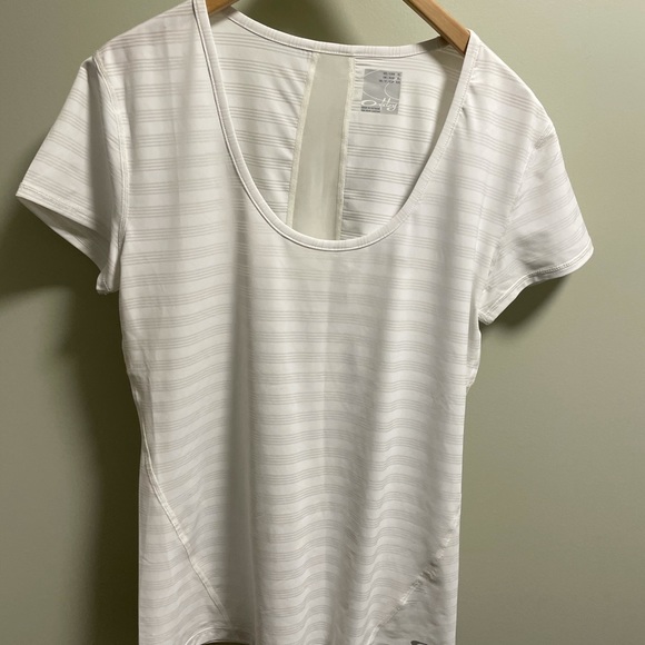 Oakley white athletic t-shirt - Picture 3 of 9